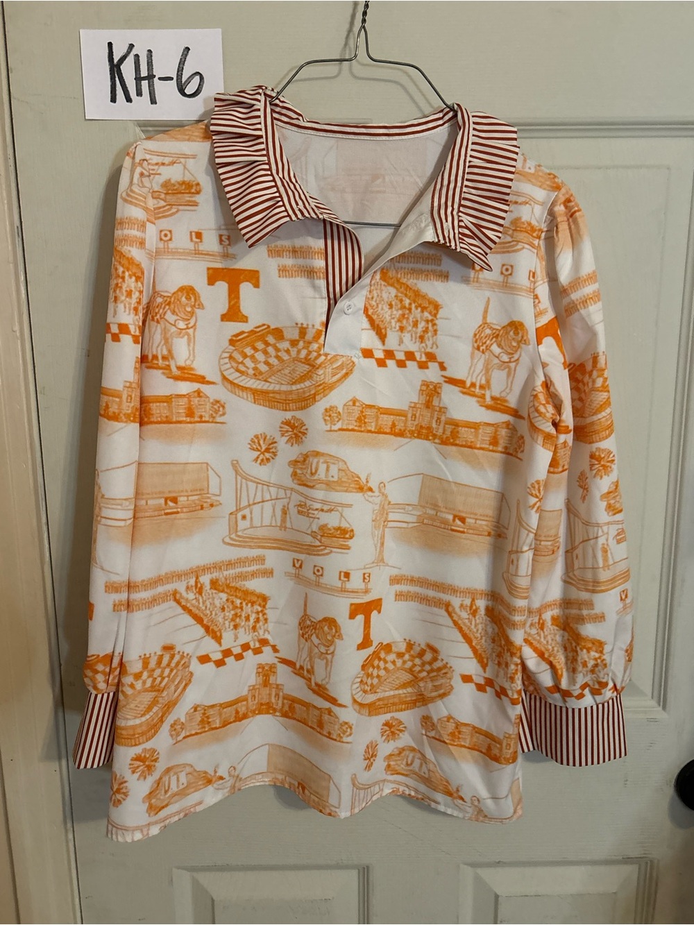 Tennessee  vols medium White & Orange Long-Sleeve Polo Top with Graphic Print